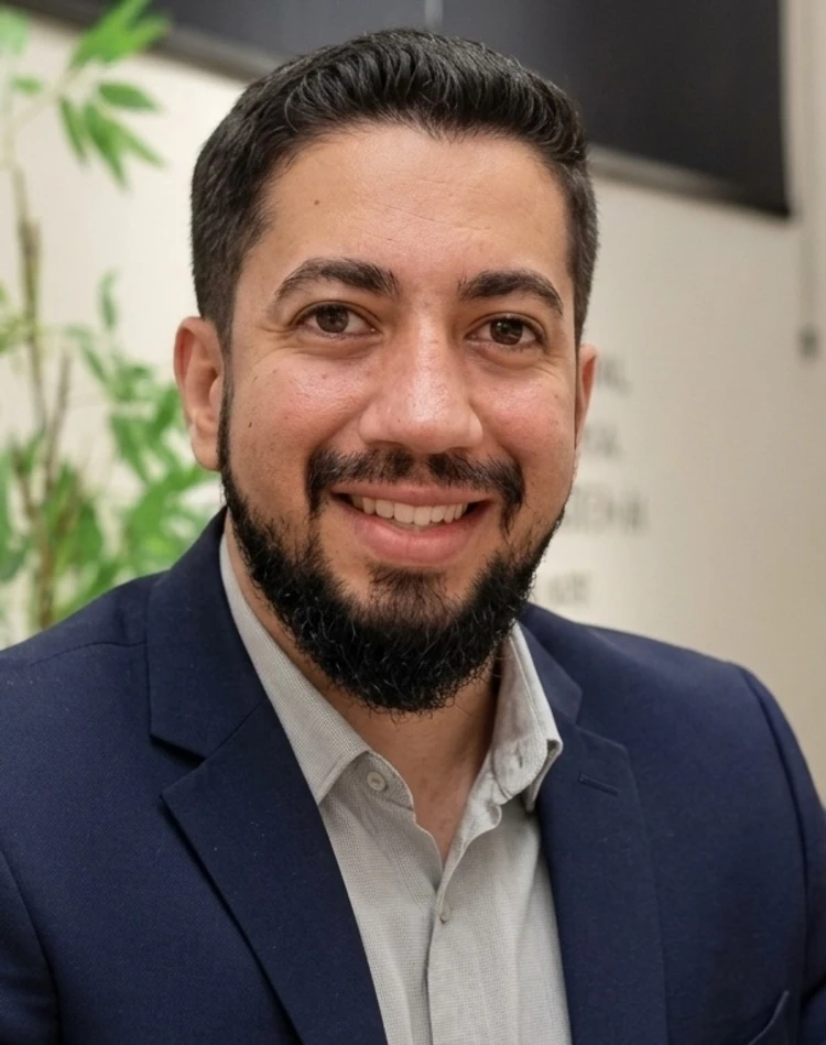 Dênis Casagrande, owner of Clinica Barros